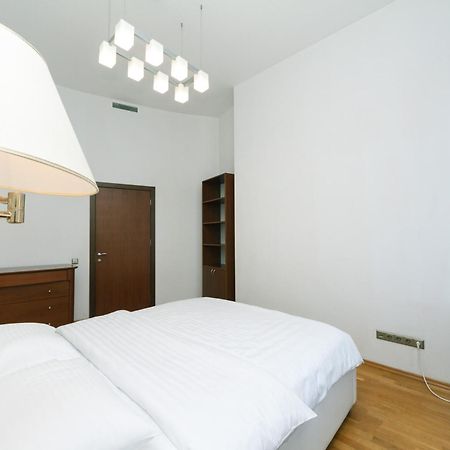 Lux Near Maidan, Khreschutyk 3Br Apartment Kyiv Exterior photo
