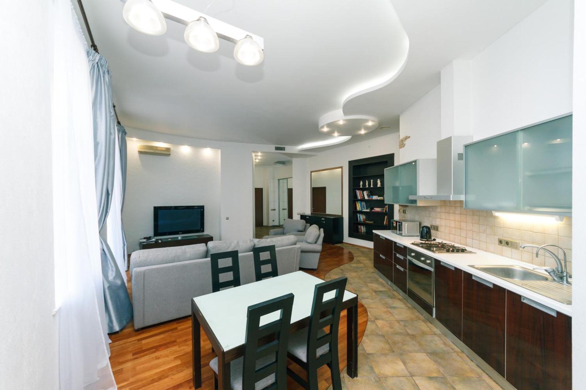 Lux Near Maidan, Khreschutyk 3Br Apartment Kyiv Exterior photo
