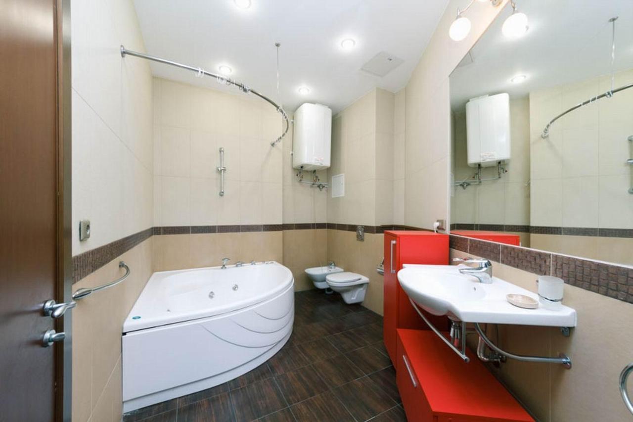 Lux Near Maidan, Khreschutyk 3Br Apartment Kyiv Exterior photo